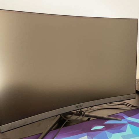 Må hentes: MSI 27" Curved gamingskjerm G27CQ4 E2 170hz