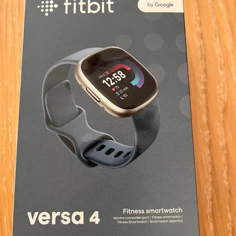 FITBIT versa 4 smartklokke