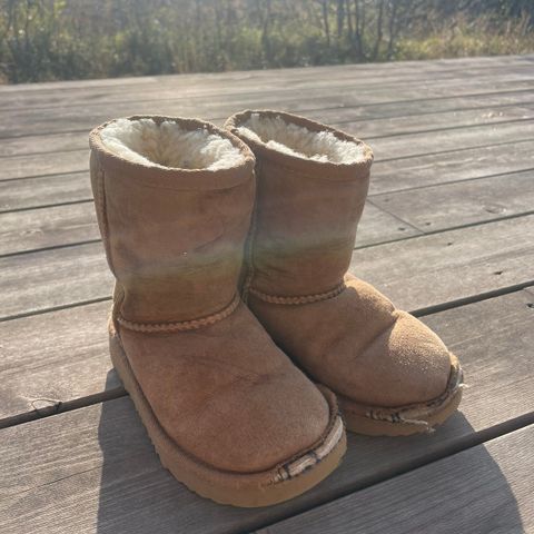 Ugg str 27