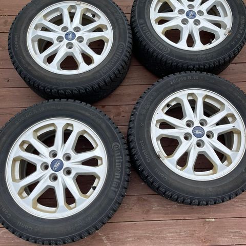 205/60 r16 felg og piggdekk Ford Transit Connect