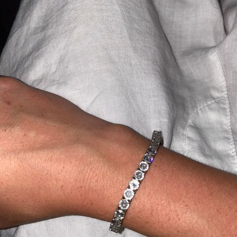 Fint armbånd( tennisbracelet)