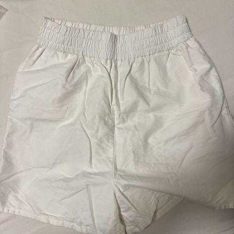 Djerf Avenue hvit breezy shorts str xs