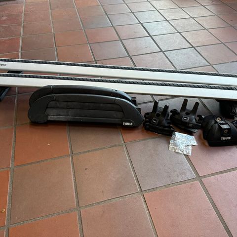 Thule takstativ / skistativ for biler med rails