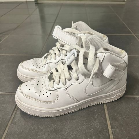 Nike Air Force 1 Mid str 37,5