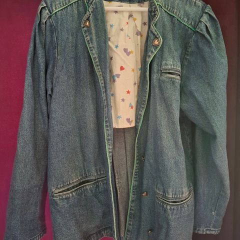 Retro denimjakke med hjerteknapper