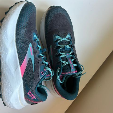 Brooks Caldera 6, dame 42,5