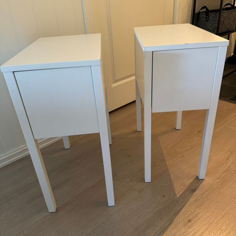 2 Nordli nattbord (hjørnebord)