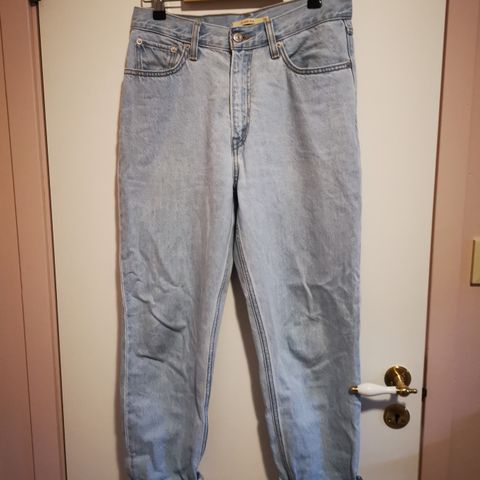 Levis 80s mom jeans str 28