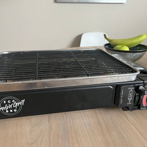 Bærbar liten grill