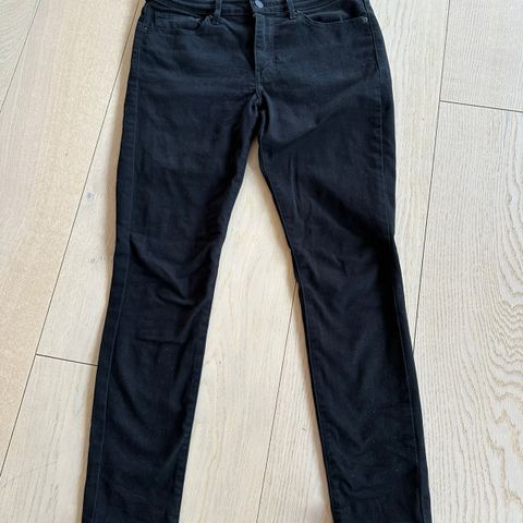 Levi’s 711 Skinny, str 29