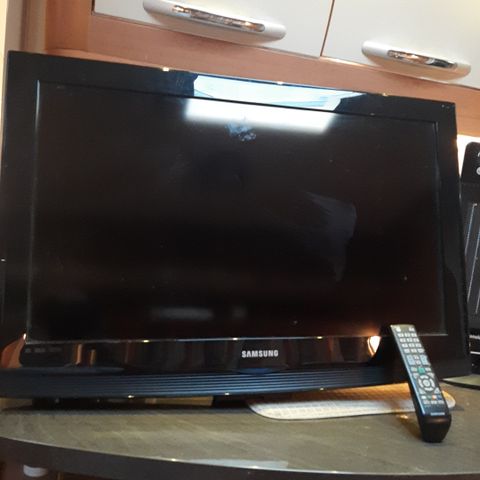 Samsung 40 tommer. HD tv,Dolby sorround