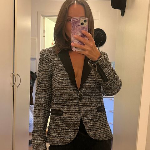 Figurnær blazer fra Zara