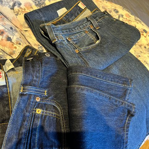 2 stk ubrukte Levis 501 bukser selges billig! 500,- for begge!