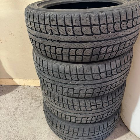 vinterdekk  winter tires 225 45 R17