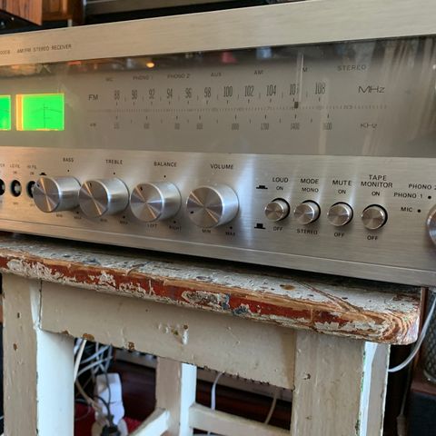 Electown AR-6000B AM/FM Stereo Receiver.