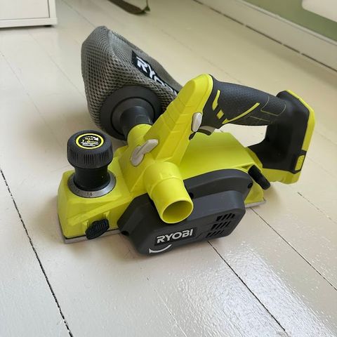 UTLEIE Ryobi ONE+ Høvel (Prismatch!)