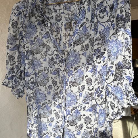 Kortermet bluse Claire