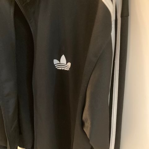 Adidas jakke