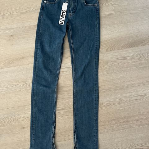 GANNI Split Jeans, ny m/tag str25/32 selges