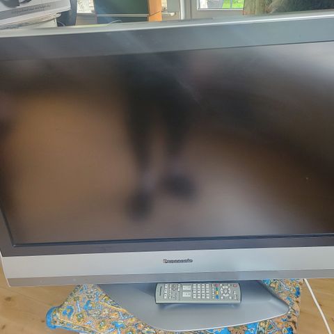 32 Tommers Panasonic Viera TV med Fjernkontroll