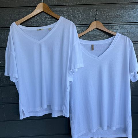 2 stk t-shirt med v-hals