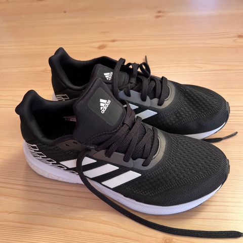 Adidas Astrarun str. 40 2/3, som nye