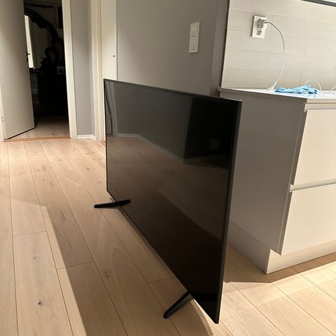 Strøken Samsung smart tv 65