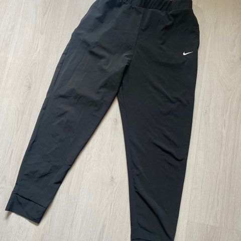 Nike drifit bukse