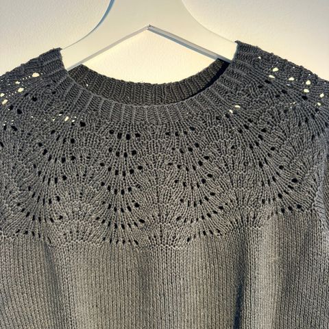 LeKnit Peacock Tee genser med kort erm