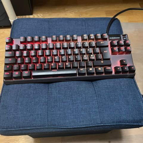 Steelseries  apex tkl redswitch