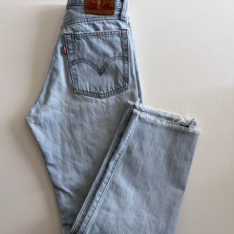 Levi’s Wedgie straight str 24