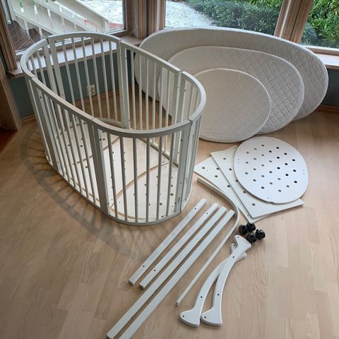 Stokke Sleepi 3 størrelser m/madrasser og laken