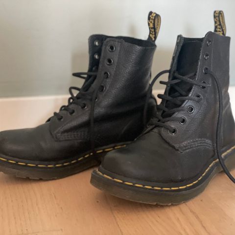 Svært pent brukte Dr.Martens str 37