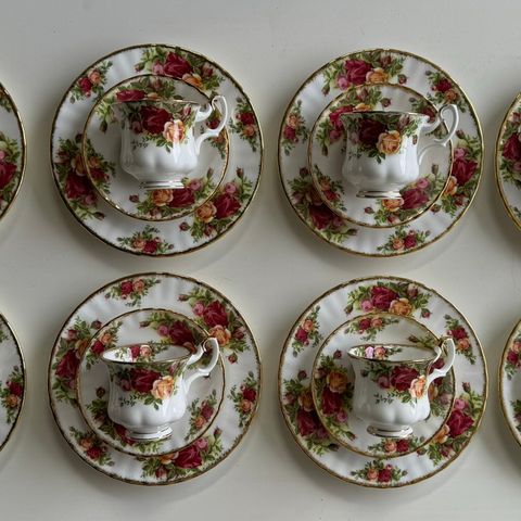 ROYAL ALBERT - Old Country Roses