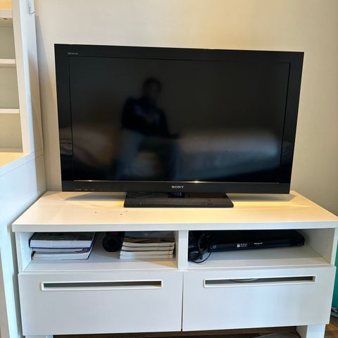 Ikea tv benk med 2 skuffer