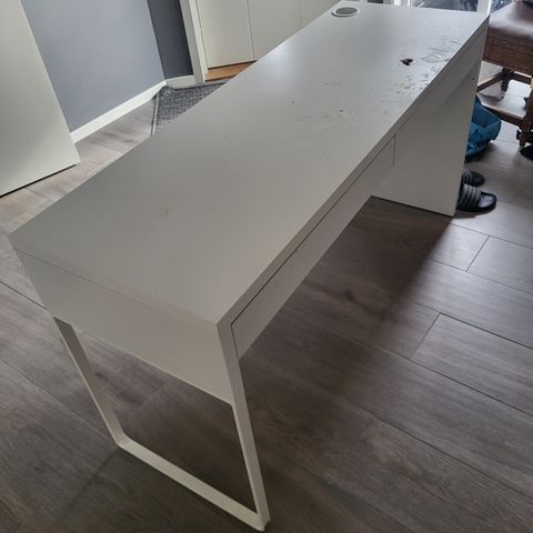 IKEA Micke skrivebord gis bort