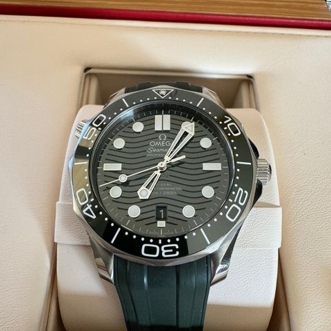 Omega Seamaster Diver 300M Co-Axial Master Chronometer 42MM