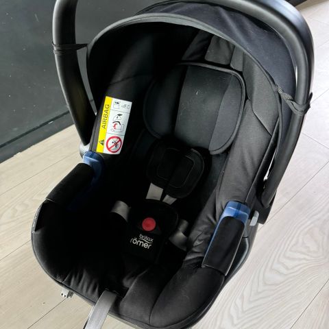 Britax Baby-Safe² i-size inkl.  Isofix base.