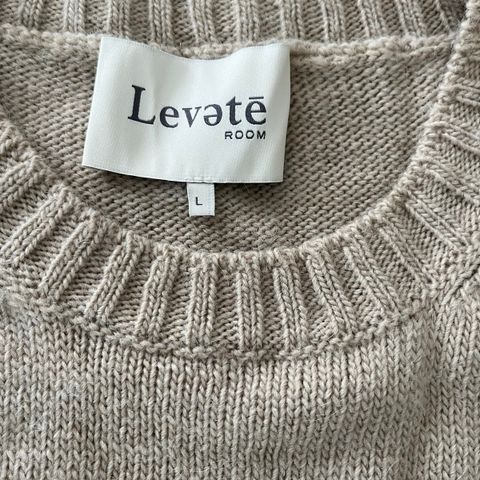 Levate vest