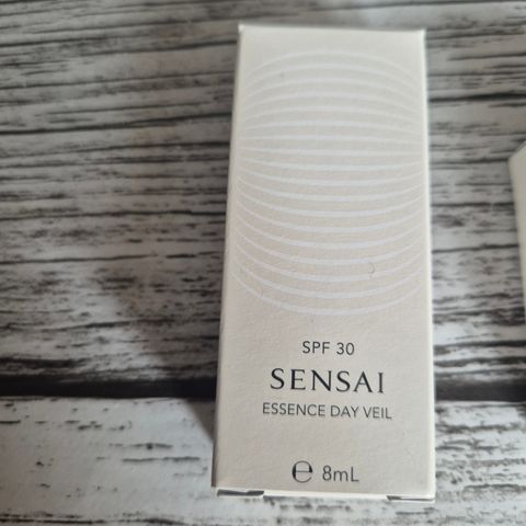 Sensai essence day