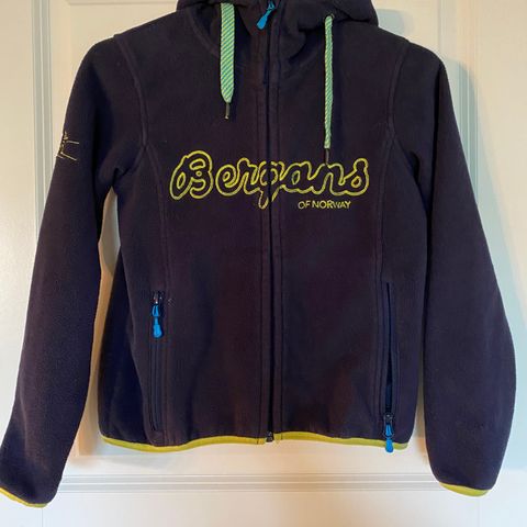 Bergans fleece jakke i str. 128