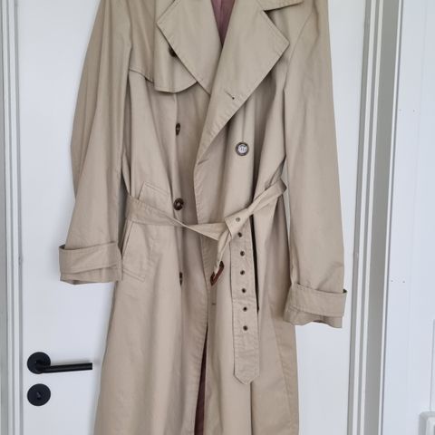 Kåpe trench coat str L