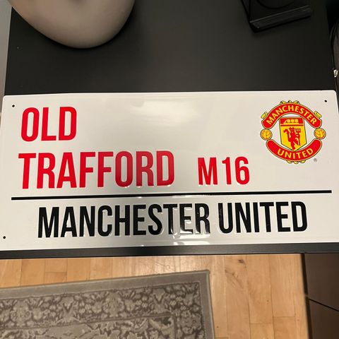 Old trafford skilt