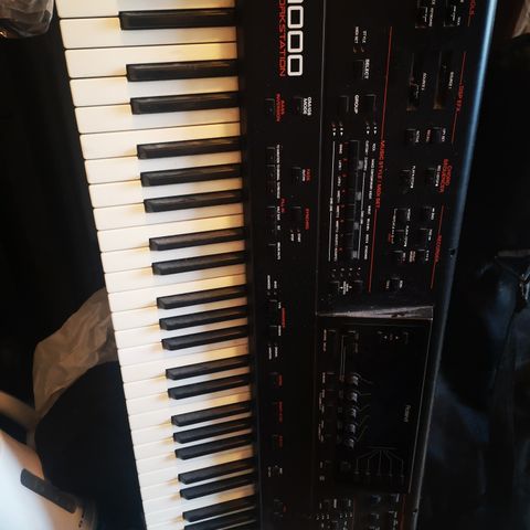 Roland G - 1000