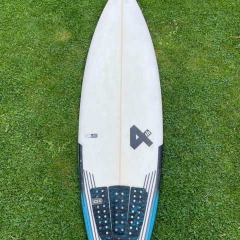 Fourth Surfboards - Shank 5’11" x 19 5/8 x 2 3/8