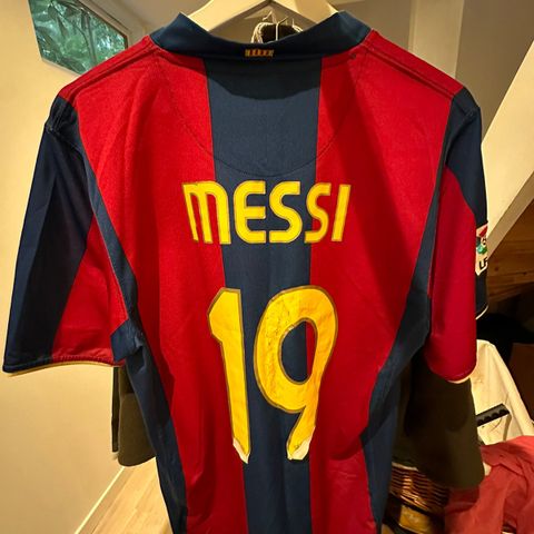 Vintage Barcelona drakt (2007) med Messi 19