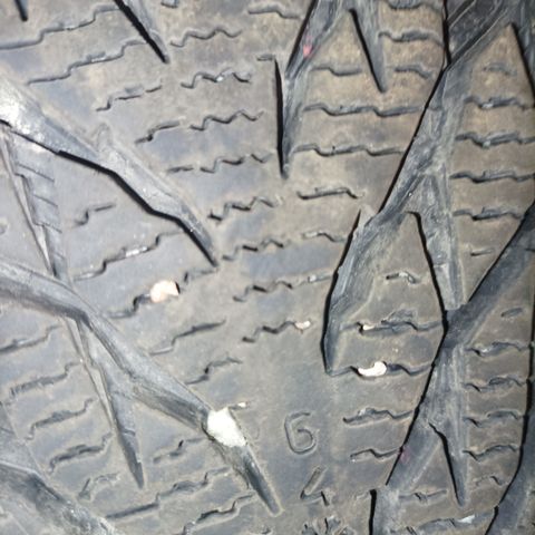 2 x 195/65/15 Nokian hakka r3.