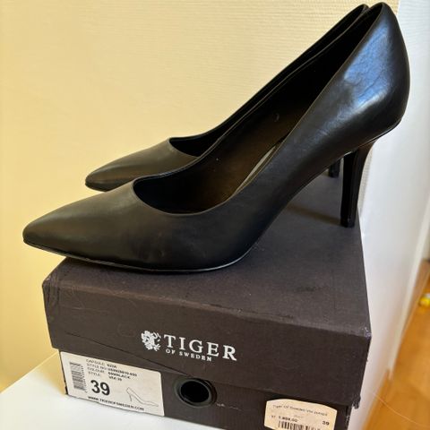 TIGER skinnpumps