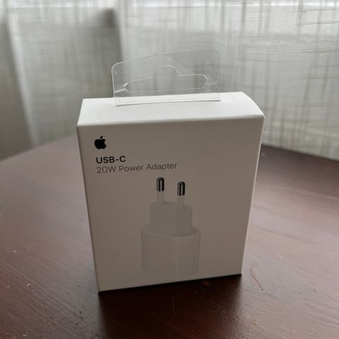 Apple 20 W USB - C adapter