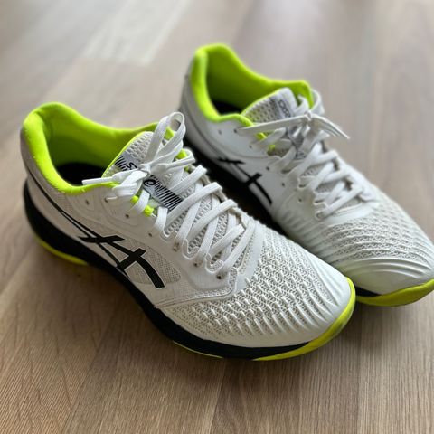 Asics håndballl/ hallsko str 42